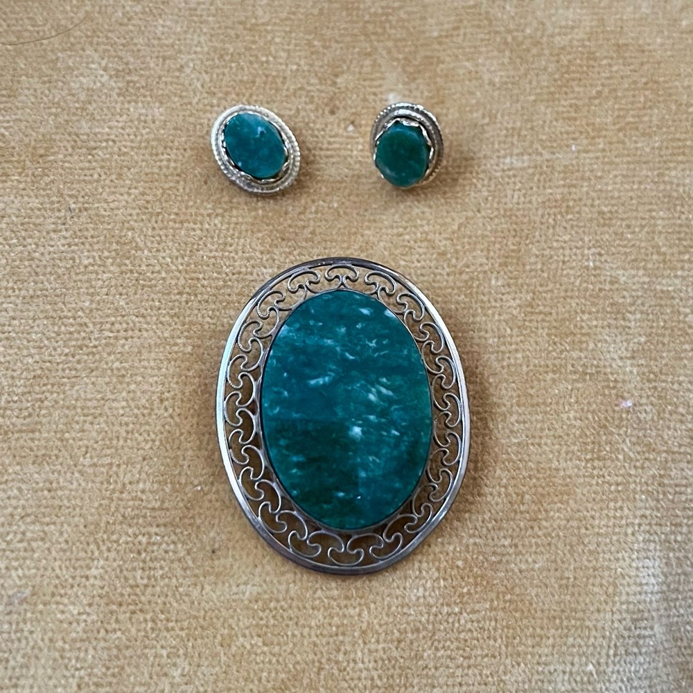 Winard labeled vintage 1950 earring/brooch set